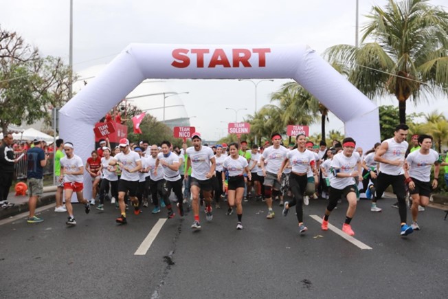 Philam Life Challenges Runners In The 100 Run In Celebration Of AIA’s Centennial Year